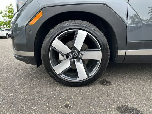 Certified 2025 Hyundai Santa Fe Limited AWD/4WD image 11