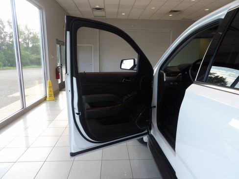 Used 2018 Chevrolet Tahoe LT AWD/4WD image 7