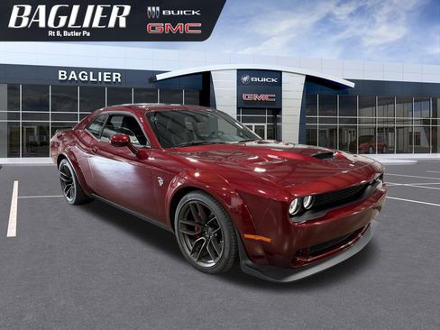 Used 2018 Dodge Challenger SRT Hellcat image 1