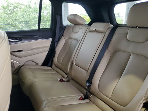 Used 2024 Jeep Grand Cherokee Limited 4xe AWD/4WD image 8