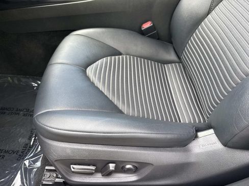 Used 2020 Toyota Camry SE FWD image 26