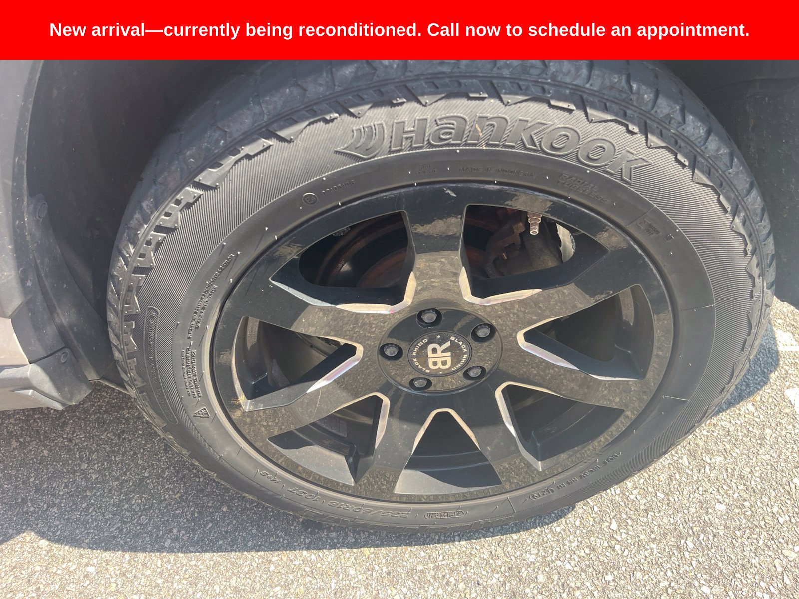 Used 2019 Toyota RAV4 LE AWD/4WD image 2