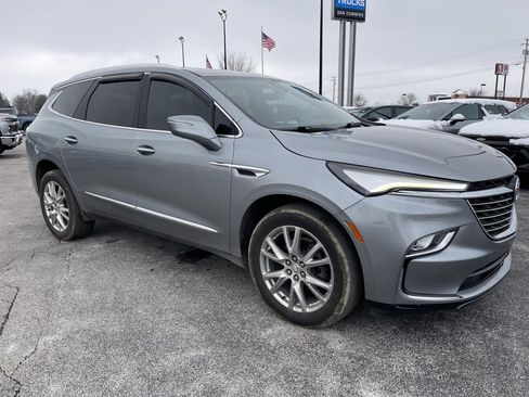 Used 2023 Buick Enclave Premium w/ Experience Buick Package image 3