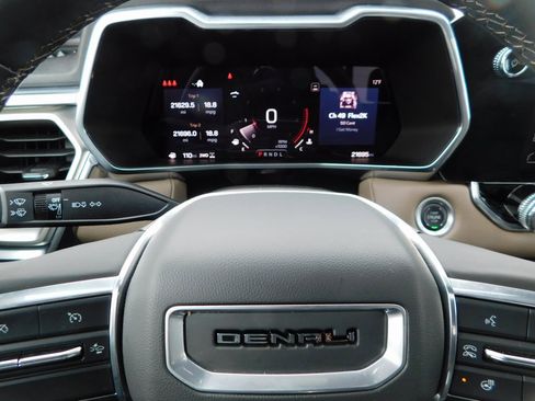 Used 2024 GMC Canyon Denali image 35