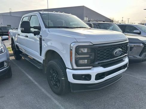 Used 2023 Ford F250 XL w/ STX Appearance Package image 3