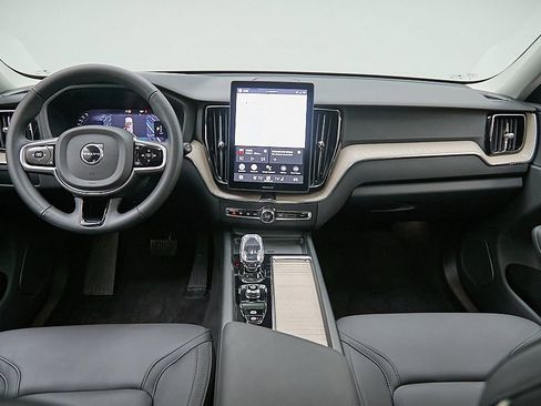 New 2026 Volvo XC60 B5 Plus w/ Protection Package Premier image 25