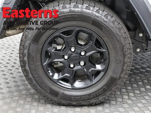 Used 2023 Jeep Wrangler Unlimited w/ Cold Weather Group AWD/4WD image 28