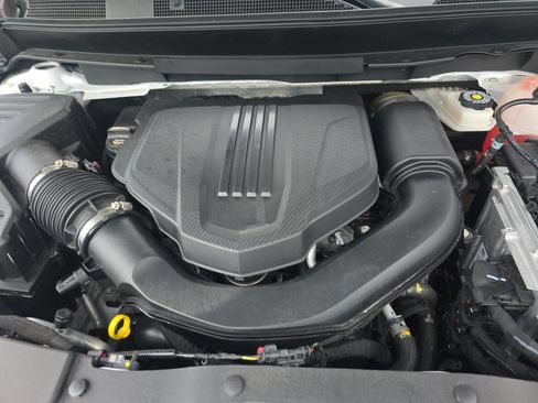 Used 2025 Chevrolet Traverse LT image 20