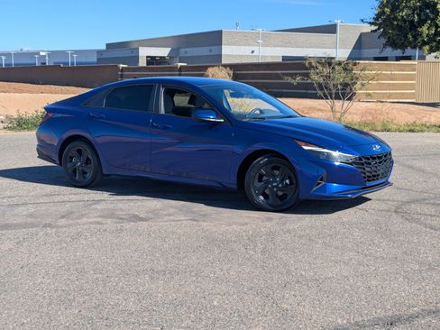 Certified 2023 Hyundai Elantra SEL image 35