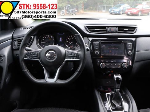 Used 2019 Nissan Rogue SV AWD/4WD image 19