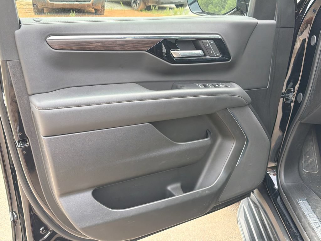 Used 2025 Chevrolet Tahoe LT AWD/4WD image 10