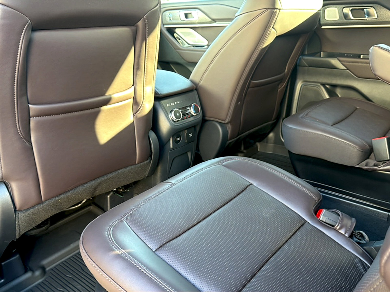 New 2026 Ford Explorer Platinum RWD image 7