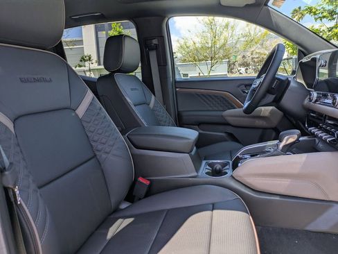 New 2026 GMC Canyon Denali w/ LPO, Denali Black Edition AWD/4WD image 20