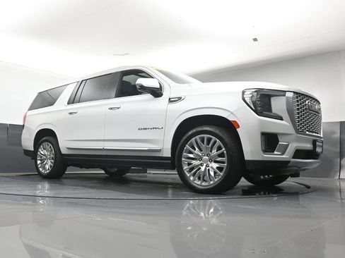 Used 2023 GMC Yukon XL Denali w/ LPO, Floor Liner Package AWD/4WD image 29