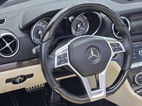 Used 2014 Mercedes-Benz SL 550 image 15