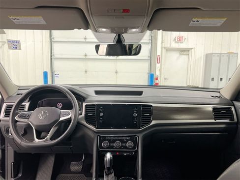 Used 2023 Volkswagen Atlas SE image 10
