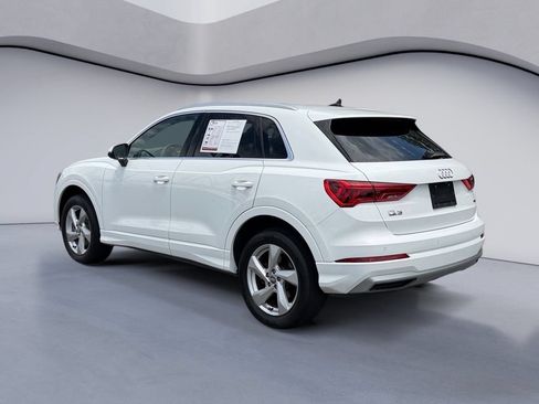 Used 2019 Audi Q3 2.0T Premium w/ Convenience Package AWD/4WD image 3