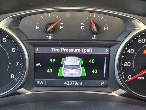 Used 2024 GMC Terrain SLT image 20