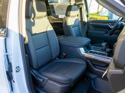 New 2026 GMC Sierra 1500 Elevation w/ Elevation Premium Package image 9