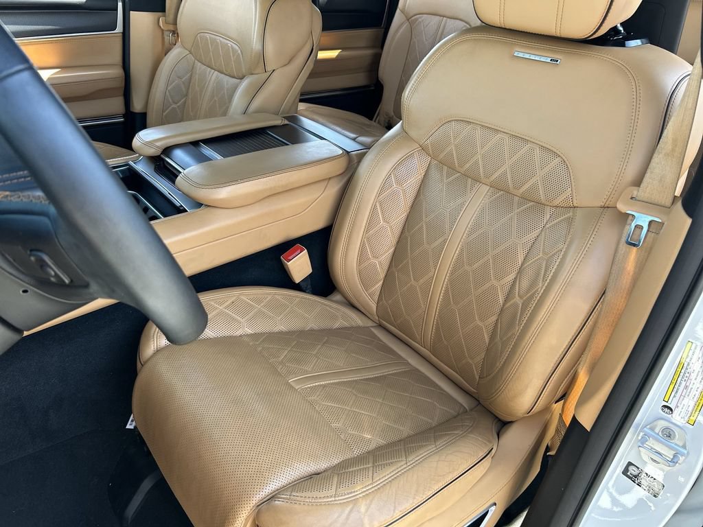 Used 2024 Jeep Grand Wagoneer Series III w/ Rear Seat Video Group 1 AWD/4WD image 20