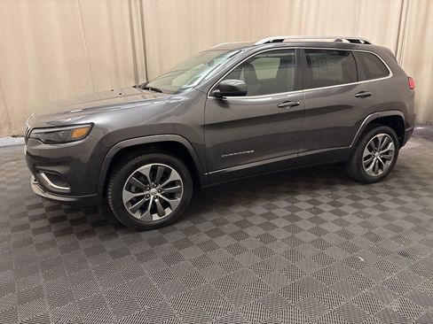 Used 2019 Jeep Cherokee Overland image 8