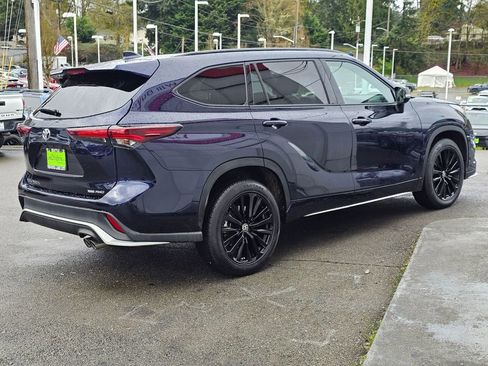 Certified 2025 Toyota Highlander XSE image 7