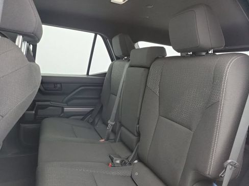 Used 2025 Toyota 4Runner SR5 AWD/4WD image 11