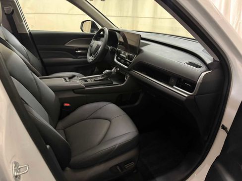 Certified 2024 Toyota Grand Highlander XLE image 27