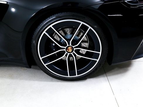 Used 2025 Porsche 911 Carrera T RWD image 28
