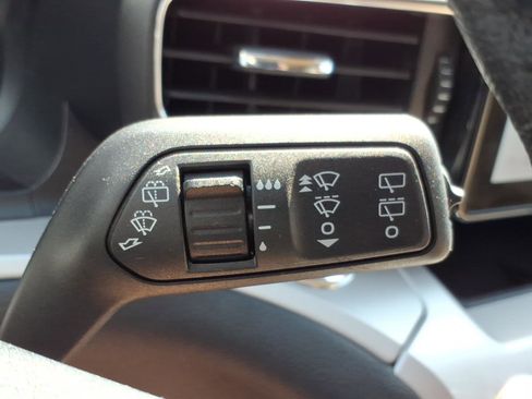 Used 2023 Ford Explorer XLT w/ Equipment Group 202A AWD/4WD image 30