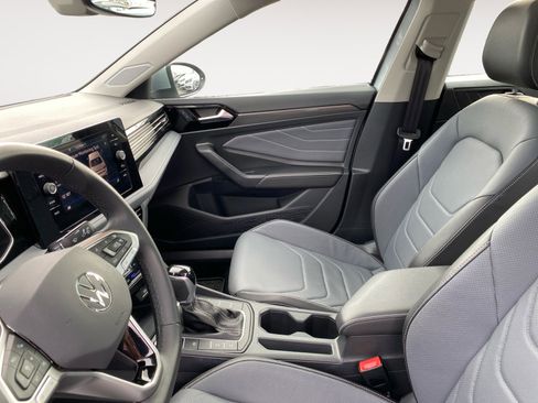 Used 2025 Volkswagen Jetta SEL image 22