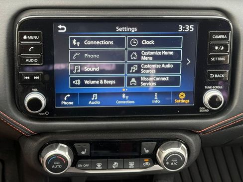 Used 2023 Nissan Versa SR w/ Trunk Package image 28