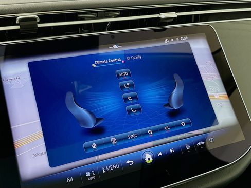 Used 2025 Mercedes-Benz E 350 Sedan image 17