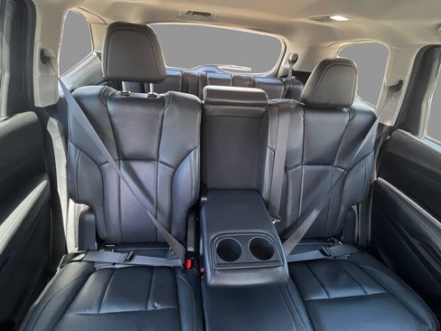 Used 2019 Subaru Ascent Limited AWD/4WD image 13