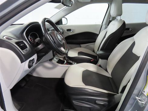 Used 2019 Jeep Compass Latitude image 16