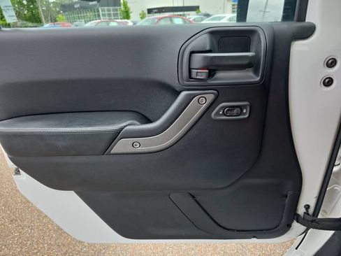 Used 2017 Jeep Wrangler Unlimited Sport AWD/4WD image 17