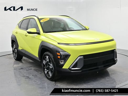 Used 2025 Hyundai Kona SEL image 1