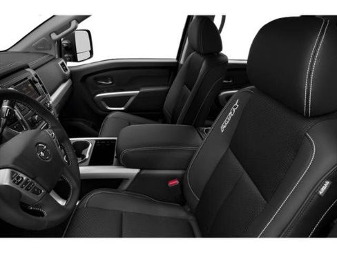 Used 2019 Nissan Titan PRO-4X w/ Pro-4x Convenience Package AWD/4WD image 12