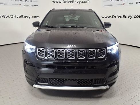 Used 2025 Jeep Compass Limited w/ Elite Group AWD/4WD image 2