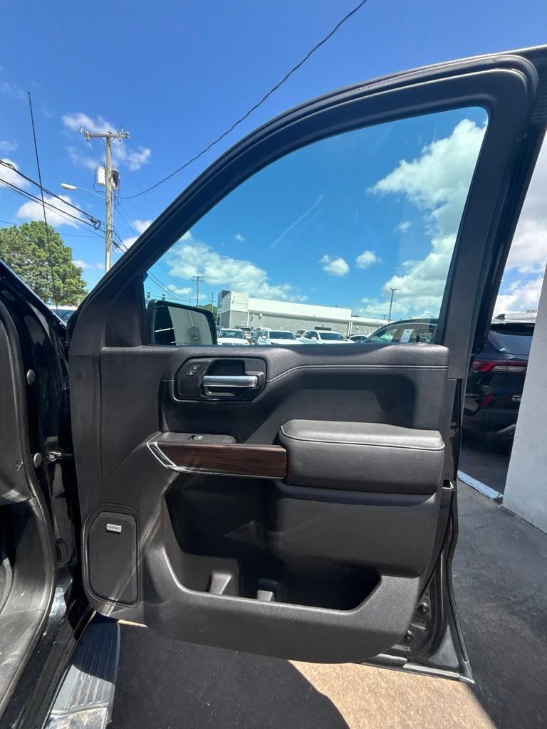 Used 2021 GMC Sierra 1500 SLT w/ SLT Premium Plus Package AWD/4WD image 22