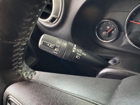 Used 2016 Jeep Wrangler Unlimited Rubicon w/ Connectivity Group image 16