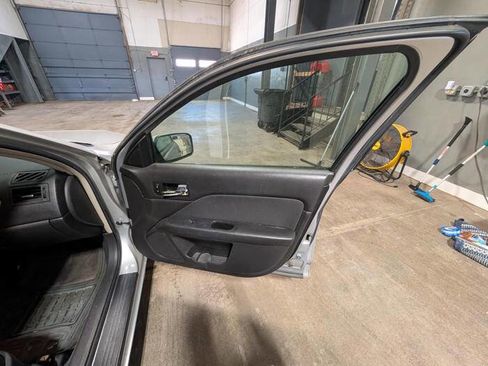 Used 2010 Ford Fusion SE FWD image 30