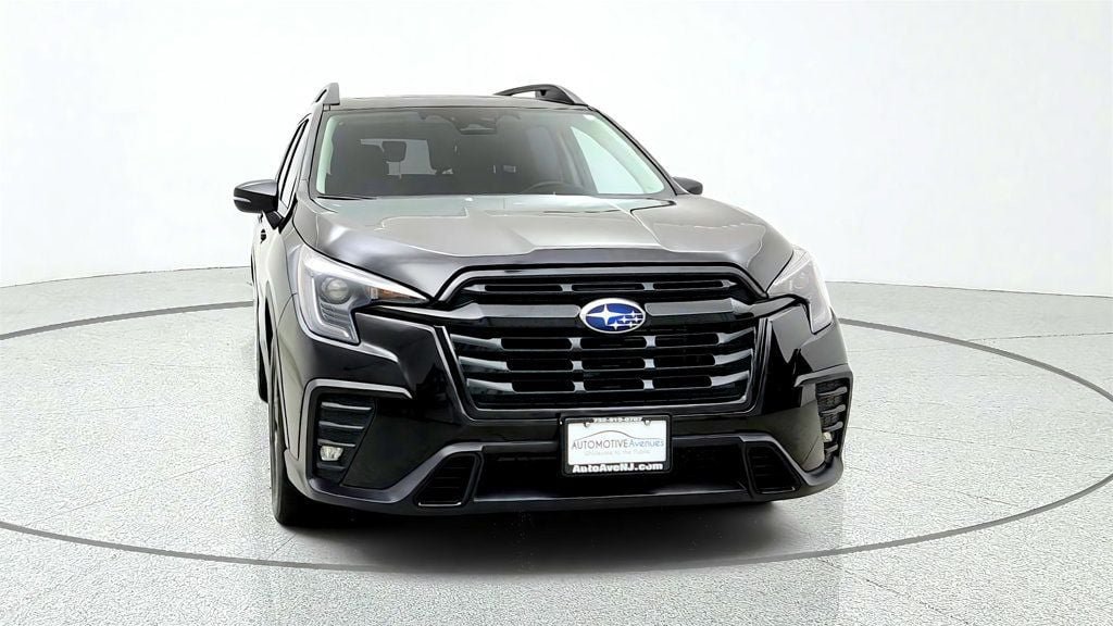 Used 2023 Subaru Ascent Onyx Edition AWD/4WD image 2