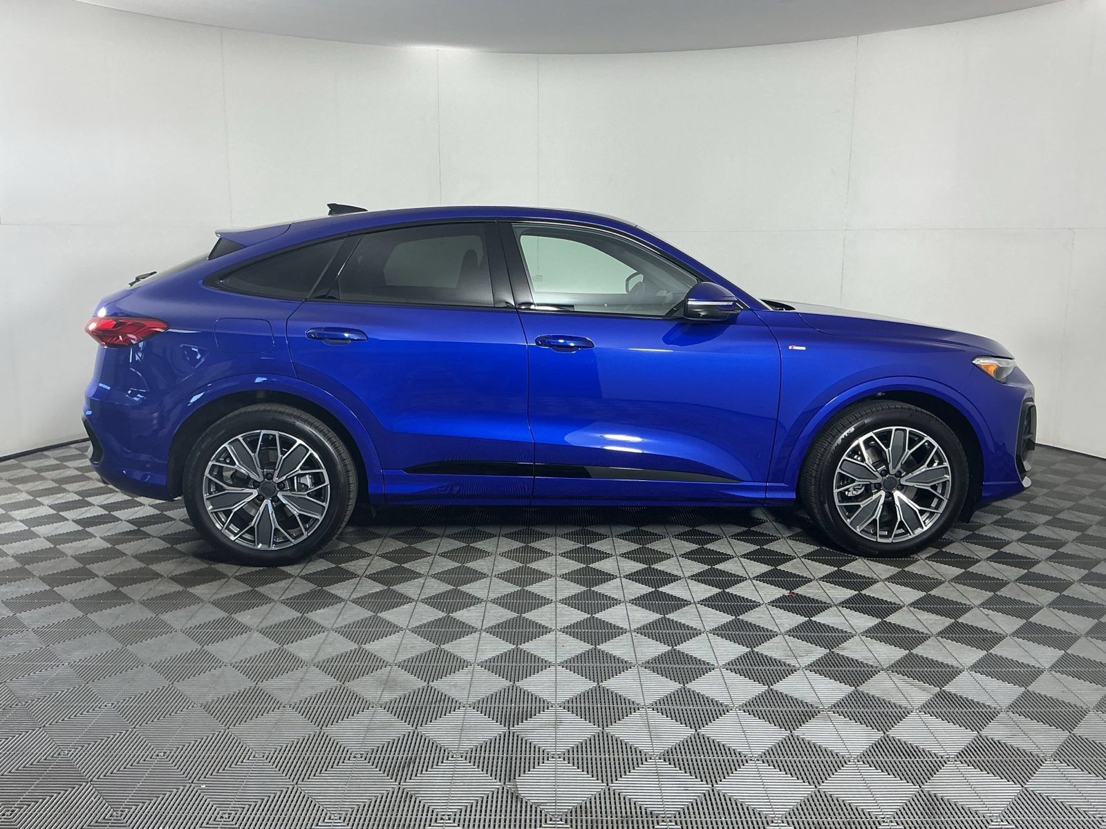 New 2026 Audi Q5 Prestige AWD/4WD image 10