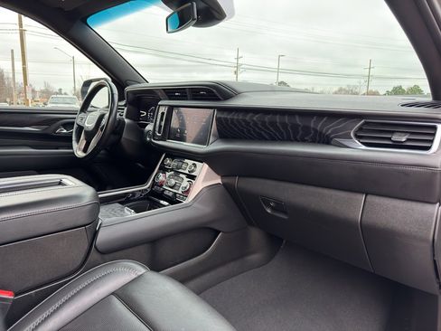 Used 2023 GMC Yukon Denali image 11