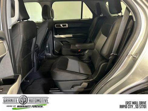Used 2024 Ford Explorer XLT AWD/4WD image 26