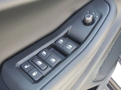 New 2025 Jeep Grand Cherokee Altitude image 22