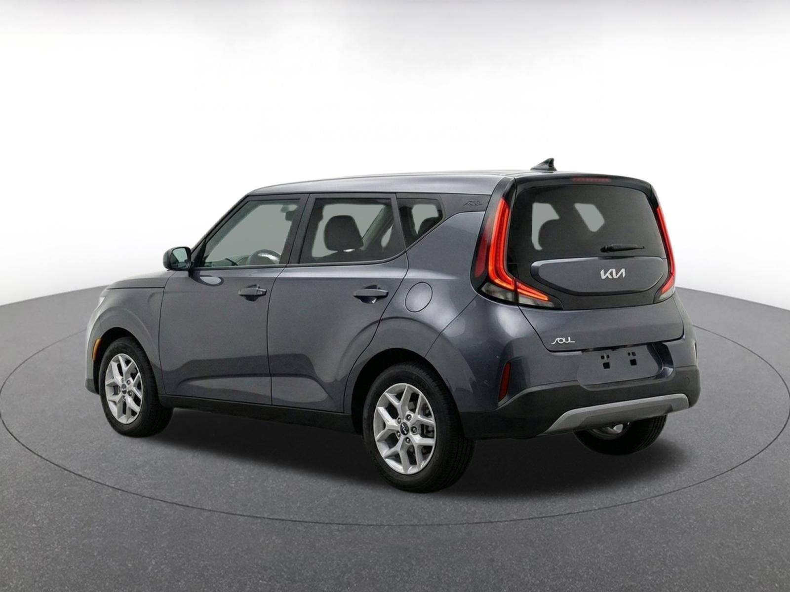 Used 2025 Kia Soul LX w/ LX Technology Package FWD image 6