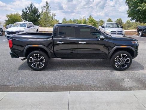 Used 2024 GMC Canyon Denali AWD/4WD image 2