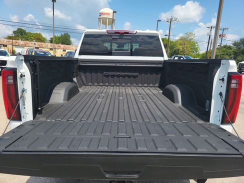 Used 2024 GMC Sierra 2500 Denali w/ Denali Reserve Package image 9